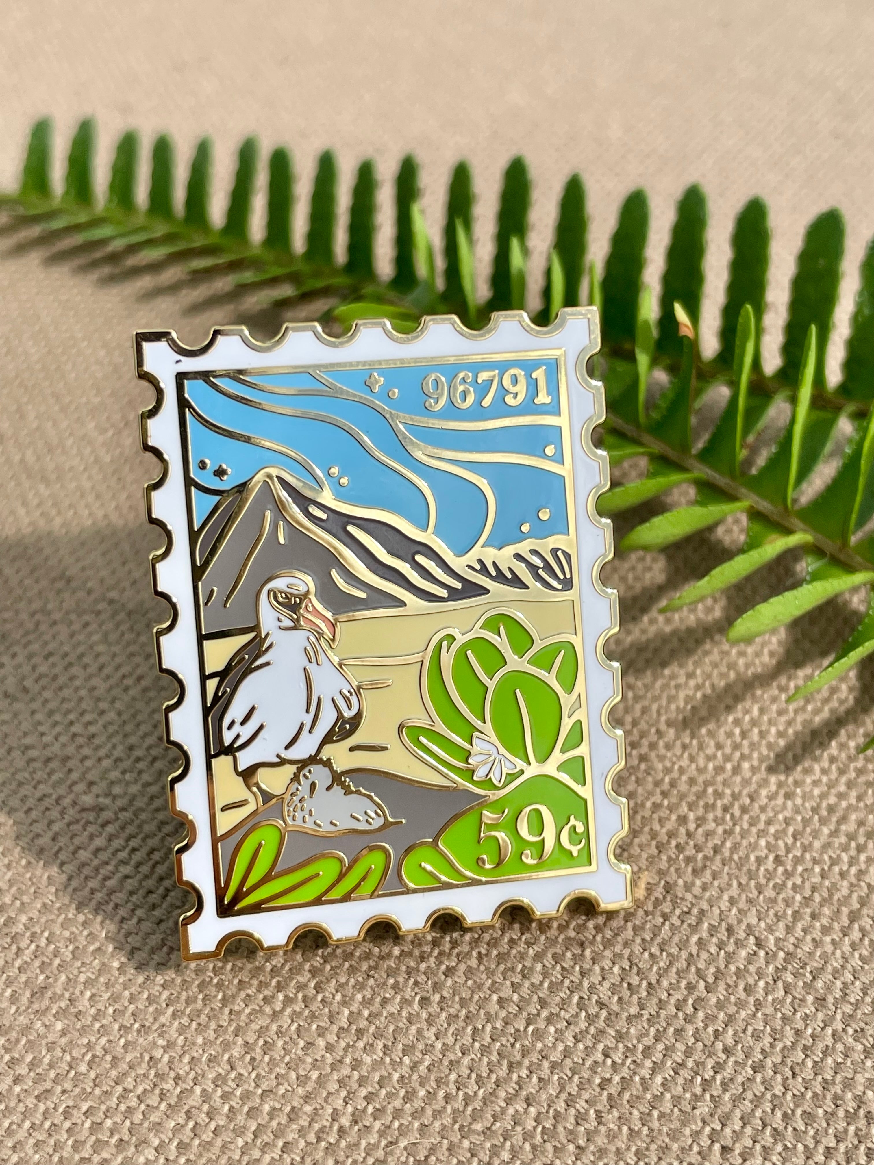 pin potha Ka'ena Point Post Stamp Pin Deluxe Gold Locking Clasps